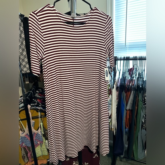 Old Navy Burgundy and White Striped Top - Picture 1 of 5
